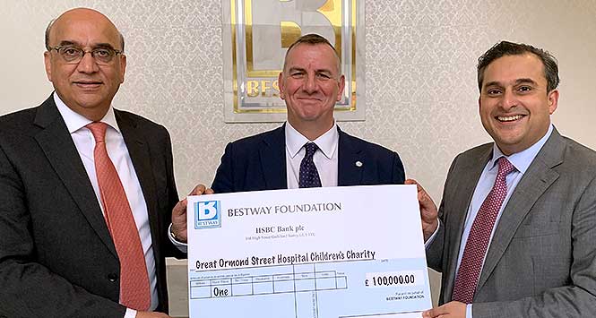 £100,000 cheque for Great Ormond Street