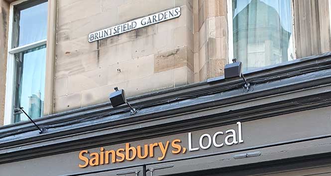 Sainsbury's sign with apostrophe in wrong place