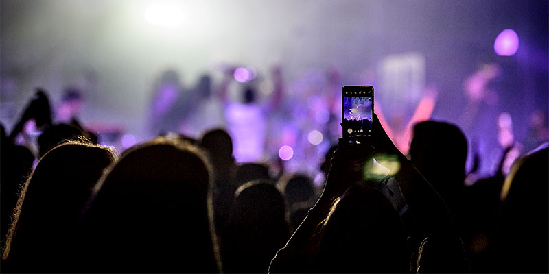 concert goers