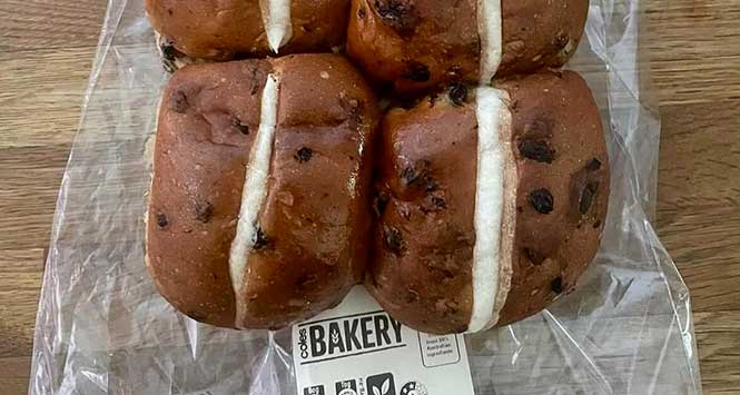 Hot cross buns with only a line on them