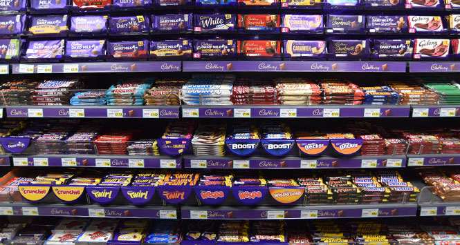Confectionery shelves